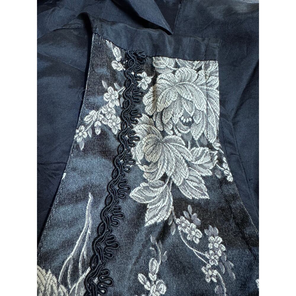 American vintage Judy Knapp Black Floral Tapestry Vest M Asym Hem Lace Trim - Picture 8 of 8